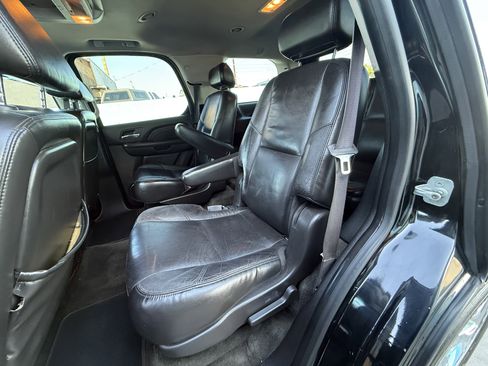 Used 2008 Cadillac Escalade AWD image 19