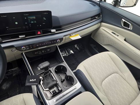New 2026 Kia Carnival EX FWD image 22