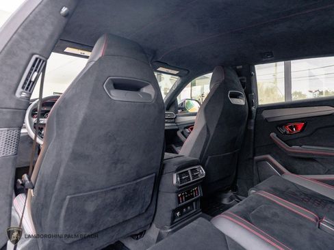 Used 2023 Lamborghini Urus Performante AWD/4WD image 27