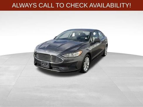 Used 2019 Ford Fusion SE FWD image 3