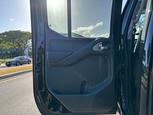 Used 2020 Nissan Frontier PRO-4X AWD/4WD image 16
