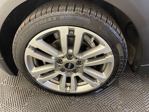 Used 2017 MINI Cooper 4-Door Hardtop image 19