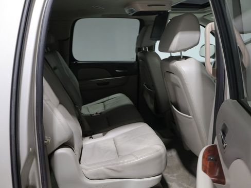 Used 2009 Chevrolet Suburban LT AWD/4WD image 21