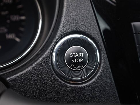 Used 2019 Nissan Rogue Sport SV w/ Technology Package FWD image 34