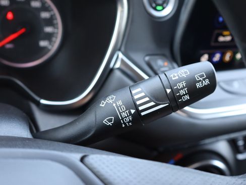 Used 2025 Chevrolet Blazer LT w/ Midnight/Sport Edition FWD image 22