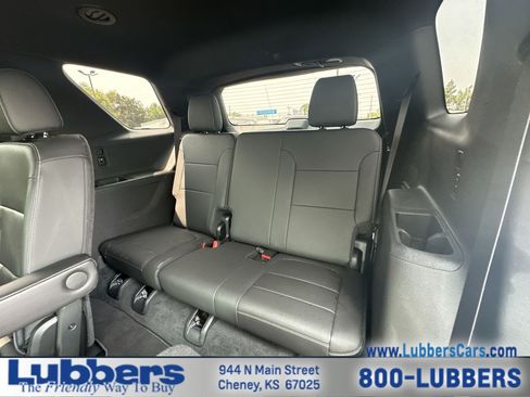 Used 2023 Chevrolet Traverse LT FWD image 20