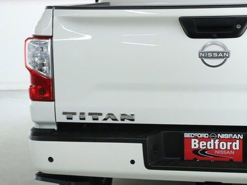 Used 2024 Nissan Titan SV w/ SV Convenience Package image 43