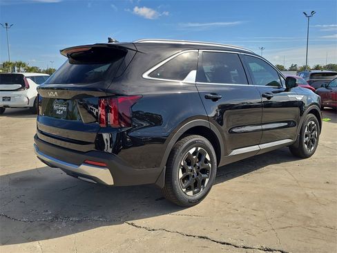 New 2026 Kia Sorento S image 8