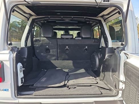 Used 2022 Jeep Wrangler Unlimited Sahara w/ Cold Weather Group image 15