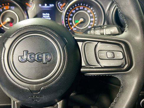 Used 2023 Jeep Wrangler Altitude image 19