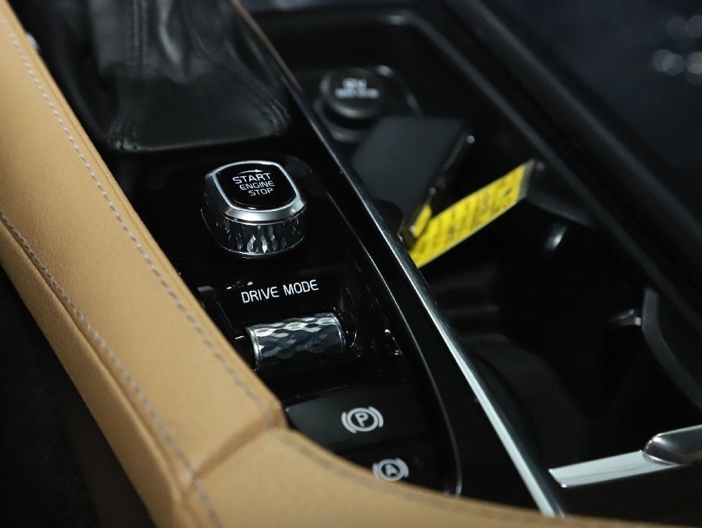 Used 2019 Volvo XC90 T6 Momentum w/ Protection Package Premier AWD/4WD image 27