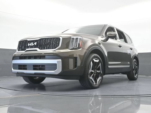 Used 2025 Kia Telluride EX w/ EX Captain's Chair Package FWD image 59