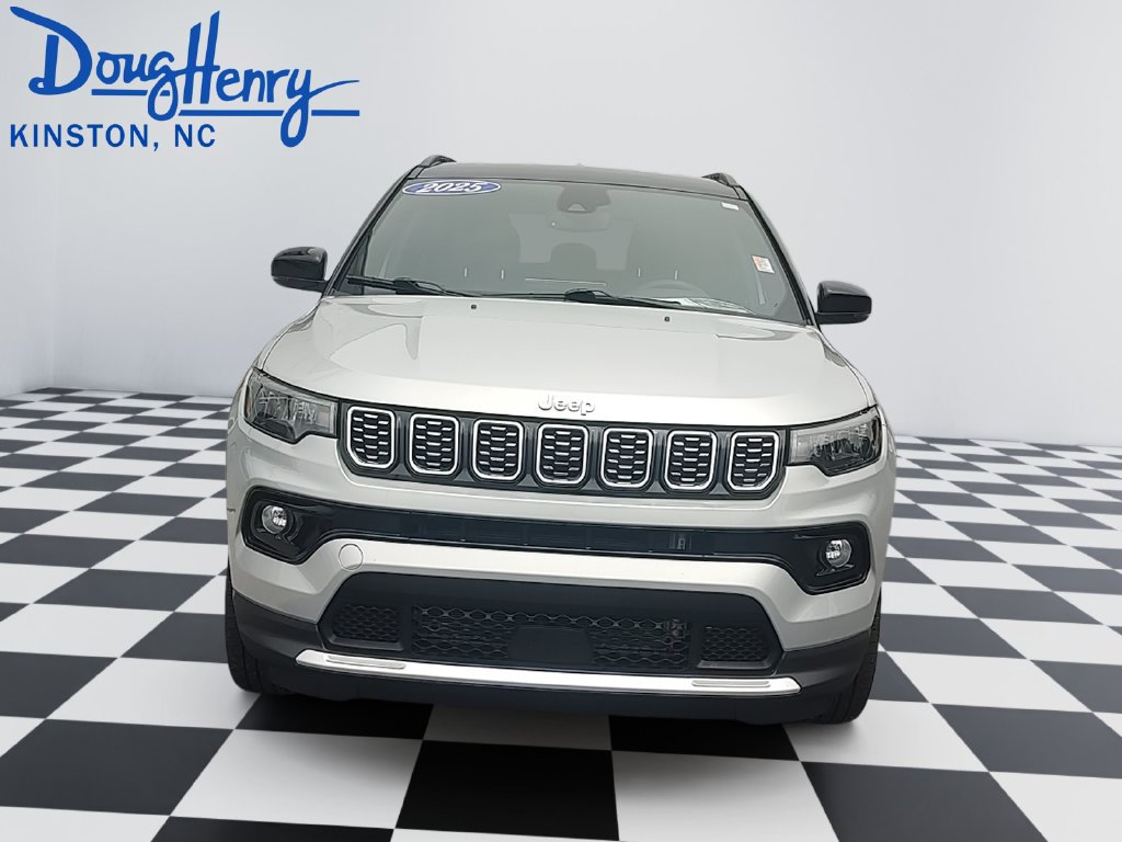 Used 2025 Jeep Compass Limited AWD/4WD image 8