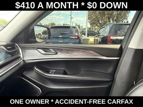 Used 2023 Jeep Grand Cherokee 4WD 4xe image 29