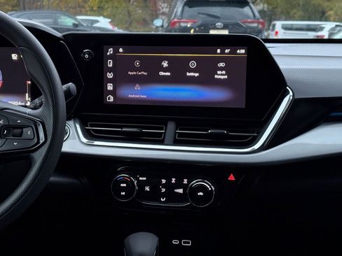 Used 2025 Chevrolet Trax LT image 18
