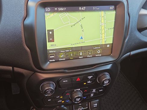 Used 2023 Jeep Renegade Latitude image 14