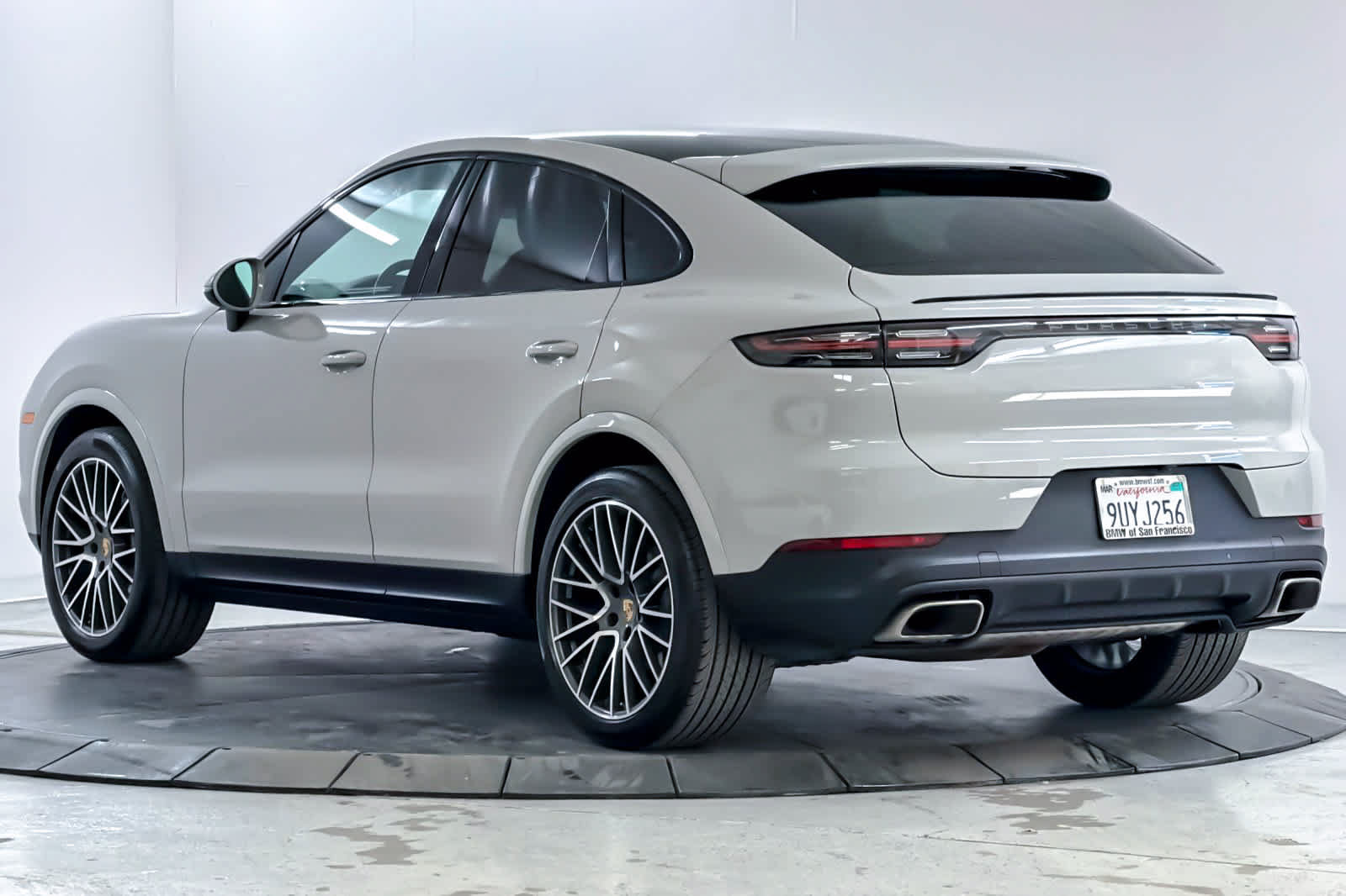 Used 2022 Porsche Cayenne Coupe AWD/4WD image 6
