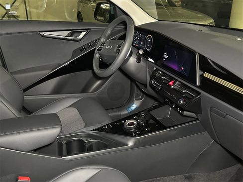 New 2025 Kia Niro Wind image 8