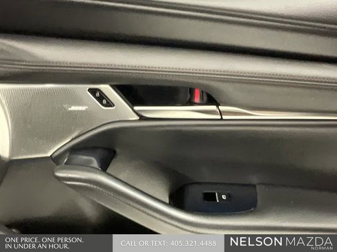 Used 2022 MAZDA MAZDA3 s image 17