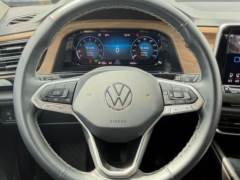 Used 2025 Volkswagen Atlas SE AWD/4WD image 29