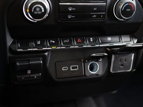 Used 2024 Chevrolet Silverado 2500 Custom w/ Custom Value Package image 17