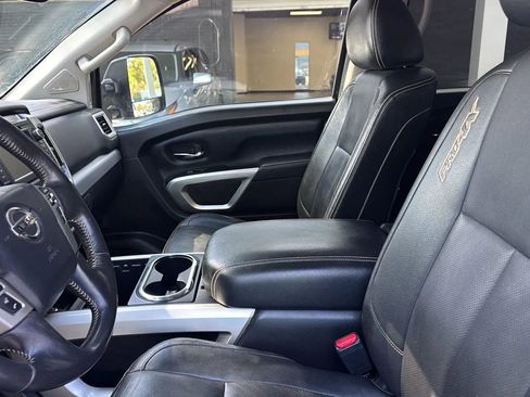 Used 2019 Nissan Titan PRO-4X w/ Pro-4x Convenience Package image 13