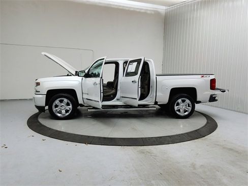 Used 2018 Chevrolet Silverado 1500 LTZ Z71 w/ LTZ Plus Package image 12