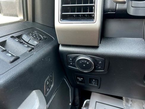 Used 2020 Ford F150 Lariat image 16