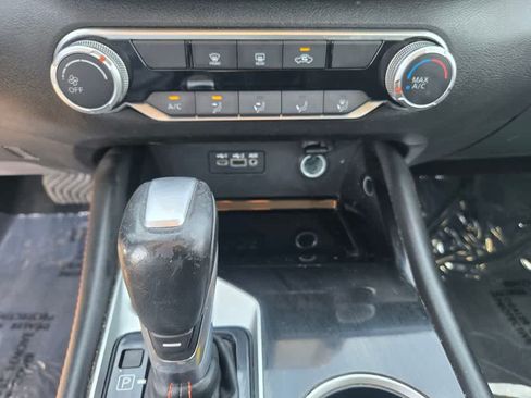 Used 2023 Nissan Altima 2.5 SR FWD image 14