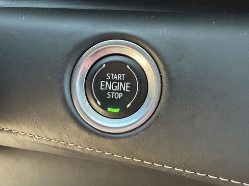 Certified 2022 Cadillac Escalade Premium Luxury Platinum w/ LPO, Radiant Package AWD/4WD image 20