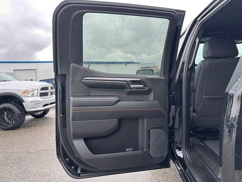 Used 2023 GMC Sierra 1500 AT4 AWD/4WD image 8