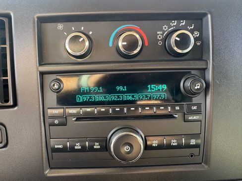 Used 2020 Chevrolet Express 3500 LS image 40