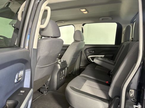 Used 2024 Nissan Titan SV w/ SV Convenience Package image 43