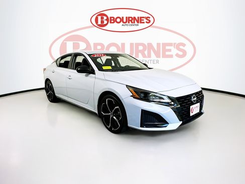 Used 2023 Nissan Altima 2.5 SR image 1