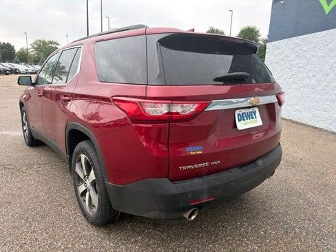 Used 2019 Chevrolet Traverse LT w/ LT Premium Package AWD/4WD image 3