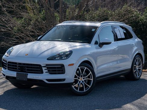 Certified 2023 Porsche Cayenne S image 1