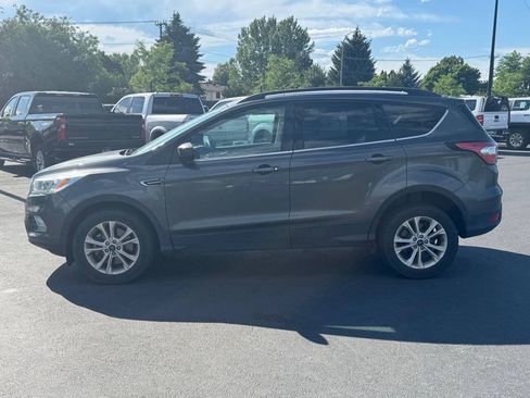 Used 2017 Ford Escape SE w/ SE Leather Comfort Package AWD/4WD image 4