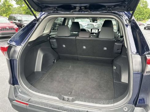 Used 2025 Toyota RAV4 XLE FWD image 12