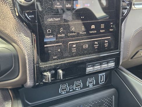 New 2025 RAM 2500 Limited image 17