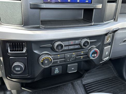 New 2026 Ford F250 XL w/ XL Chrome Package image 25