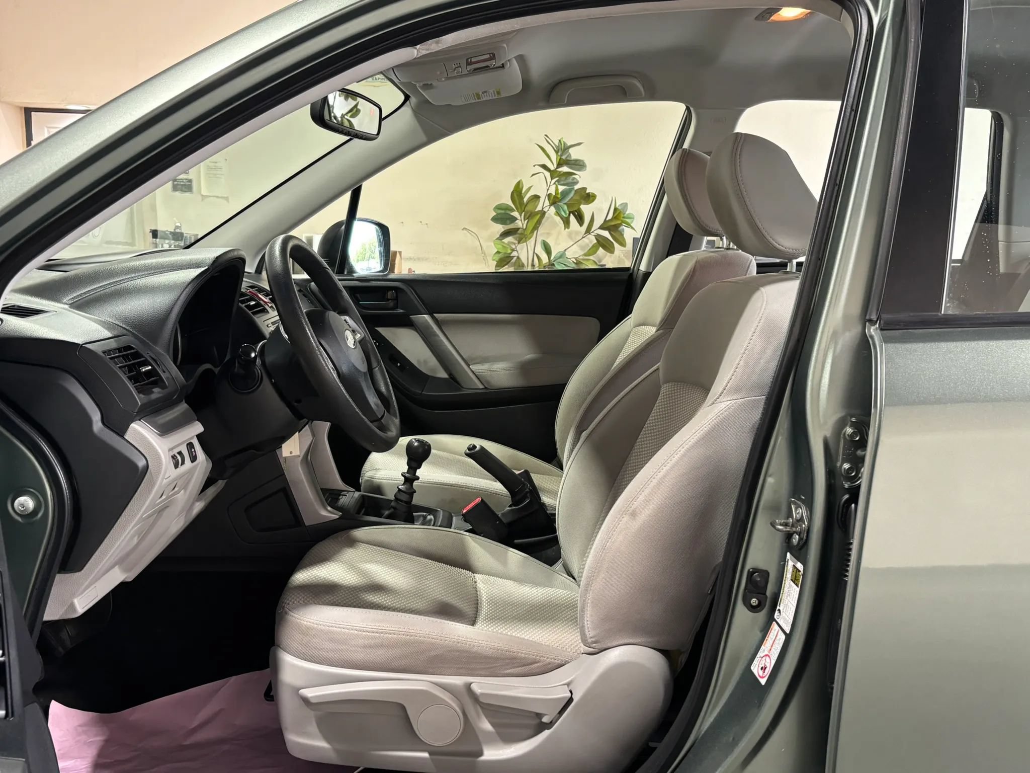 Used 2014 Subaru Forester 2.5i AWD/4WD image 11
