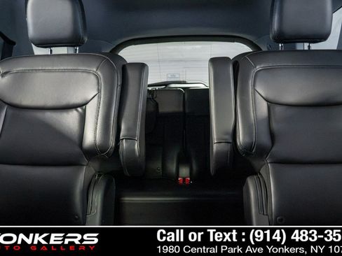Used 2022 Ford Explorer XLT w/ Equipment Group 202A AWD/4WD image 40