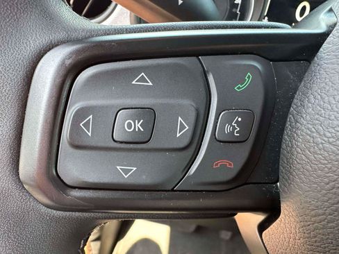 Used 2025 Jeep Wrangler Unlimited Sport AWD/4WD image 18