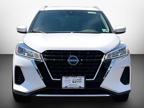 Certified 2023 Nissan Kicks SV FWD image 2