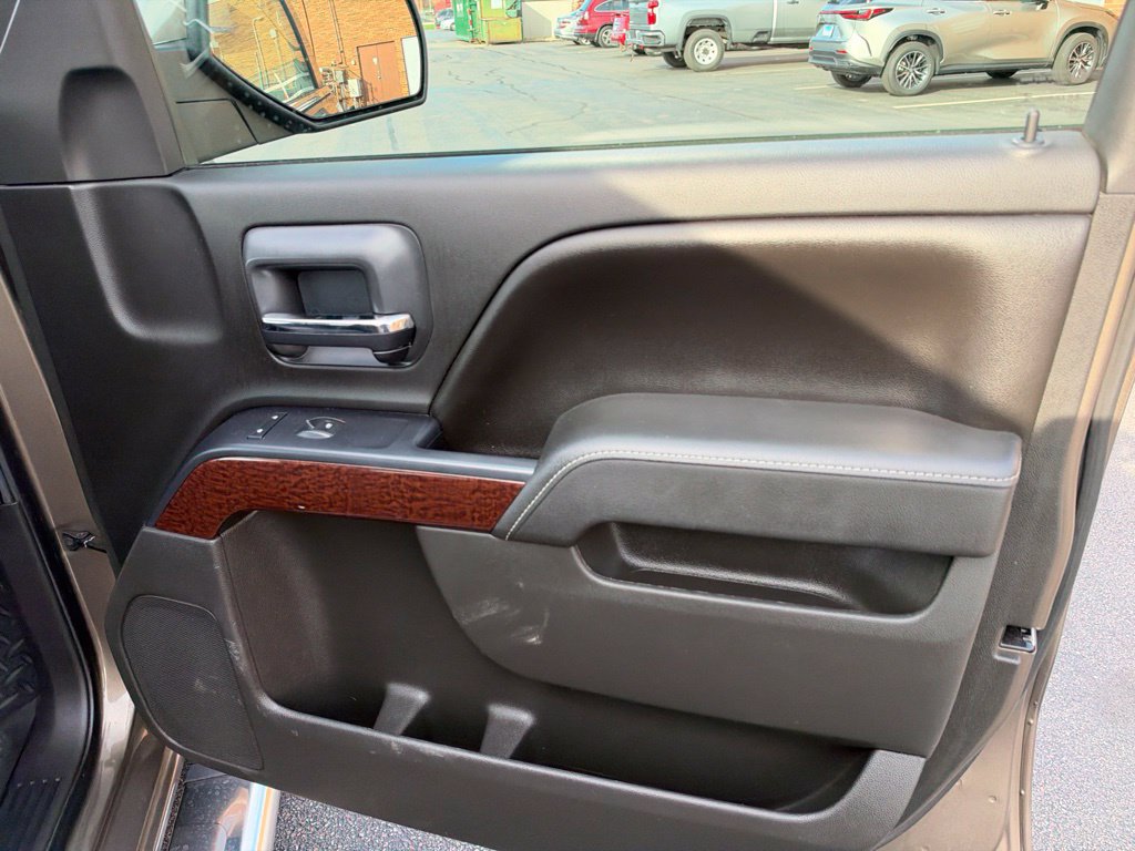 Used 2015 GMC Sierra 1500 SLE w/ SLE Value Package AWD/4WD image 9
