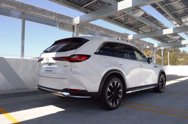Used 2024 MAZDA CX-90 Plug-In Hybrid w/ Premium Plus AWD/4WD image 33
