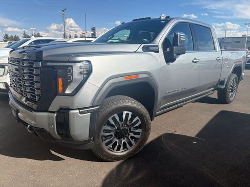 Used 2025 GMC Sierra 2500 Denali Ultimate AWD/4WD image 1