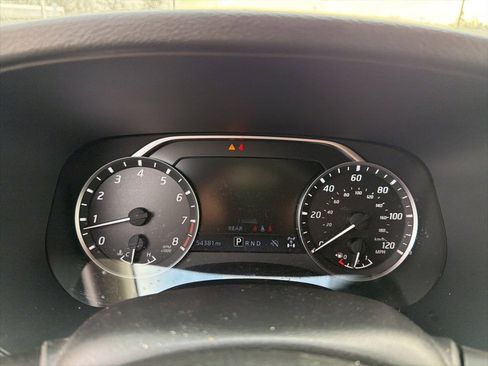 Used 2023 Nissan Frontier SV image 10