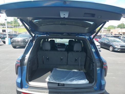 New 2026 Chevrolet Traverse LT w/ Driver Confidence Package FWD image 15