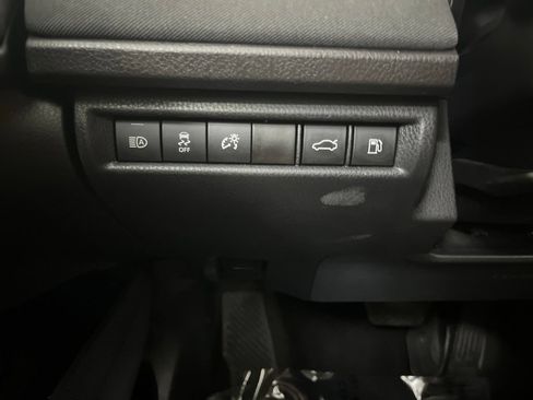 Used 2025 Toyota Camry LE FWD image 57